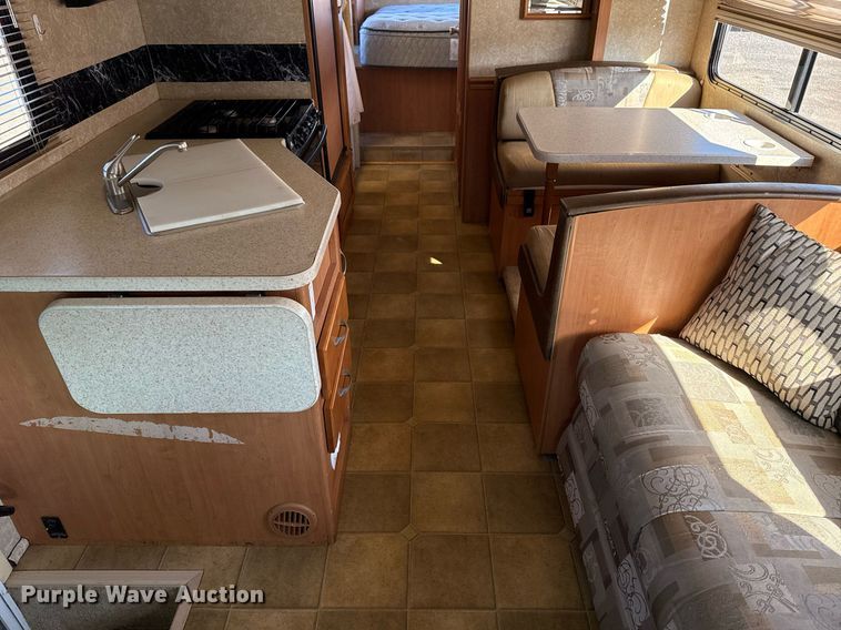 image for item EG2628 2008 Ford E450 Super Duty RV