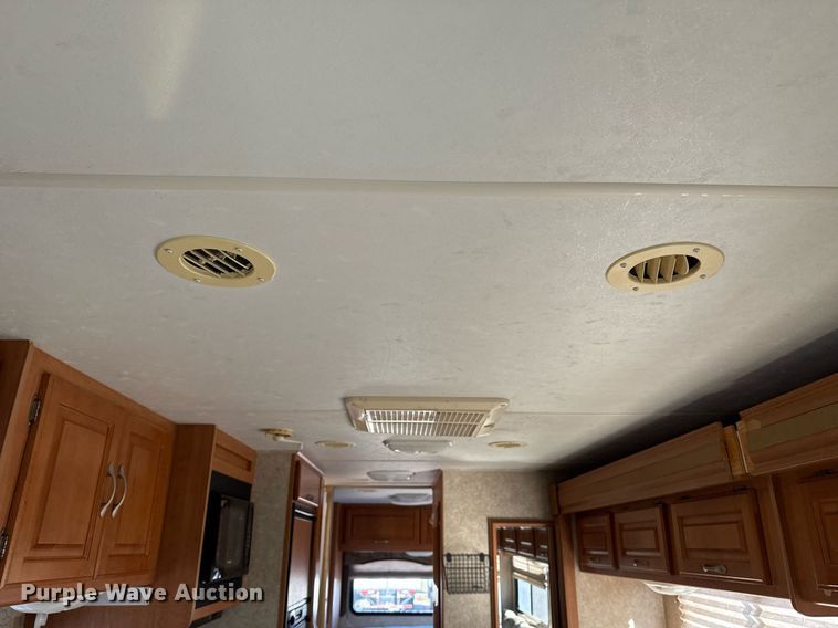 image for item EG2628 2008 Ford E450 Super Duty RV