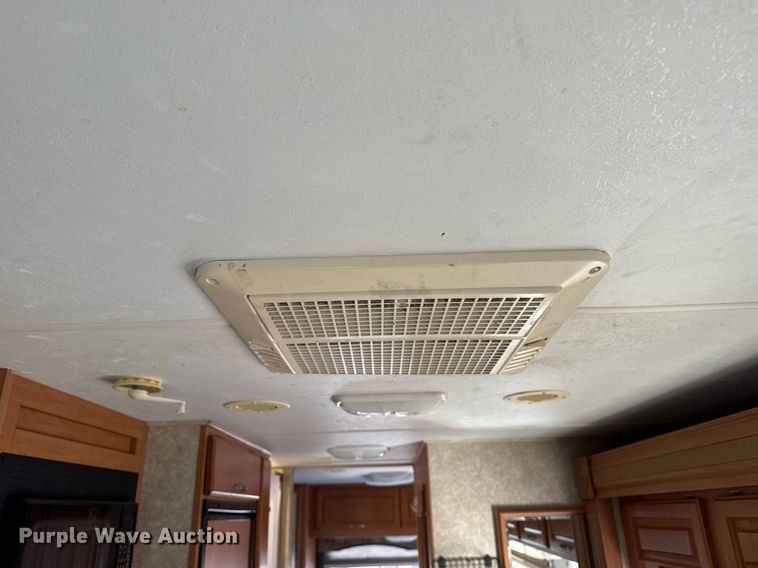 image for item EG2628 2008 Ford E450 Super Duty RV