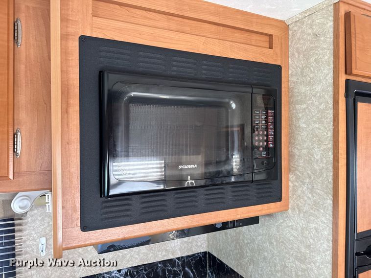 image for item EG2628 2008 Ford E450 Super Duty RV