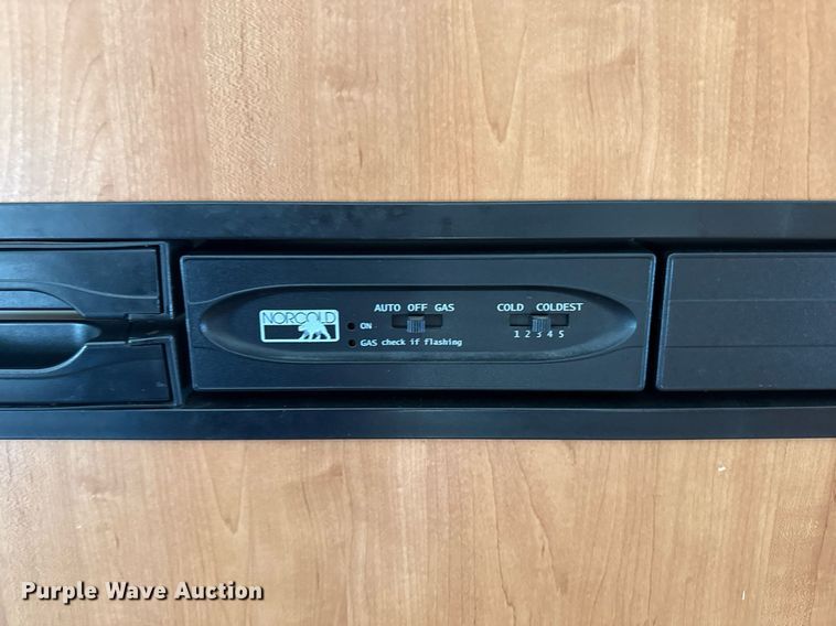 image for item EG2628 2008 Ford E450 Super Duty RV