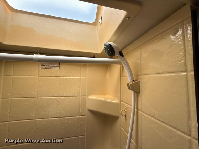 image for item EG2628 2008 Ford E450 Super Duty RV