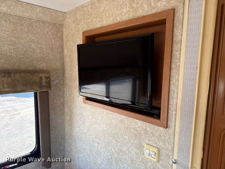 image for item EG2628 2008 Ford E450 Super Duty RV