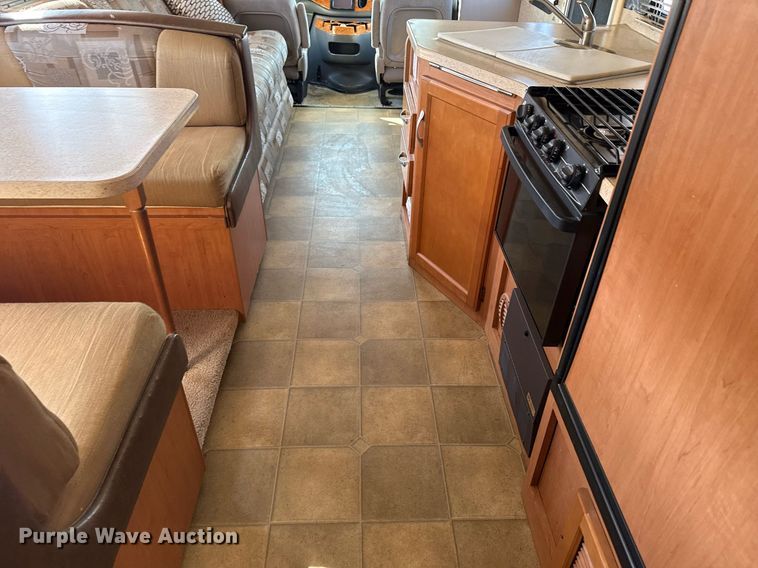 image for item EG2628 2008 Ford E450 Super Duty RV