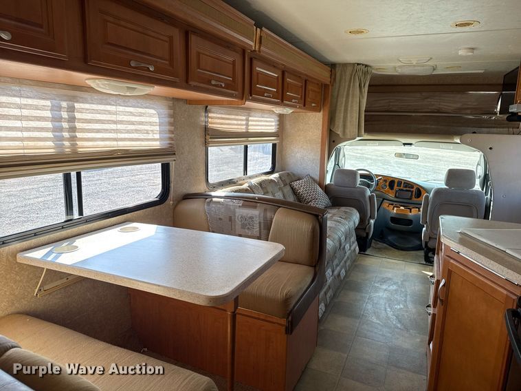 image for item EG2628 2008 Ford E450 Super Duty RV