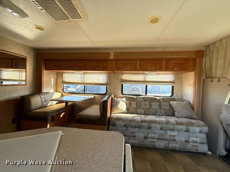 image for item EG2628 2008 Ford E450 Super Duty RV