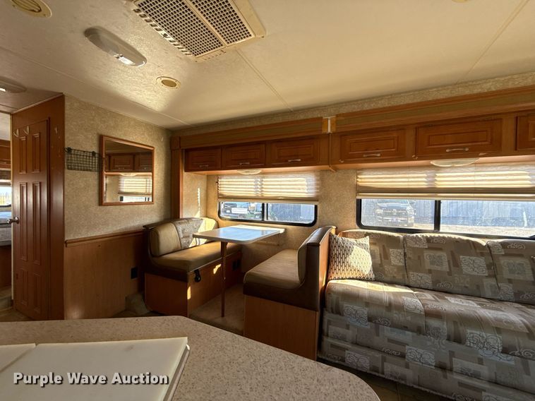 image for item EG2628 2008 Ford E450 Super Duty RV