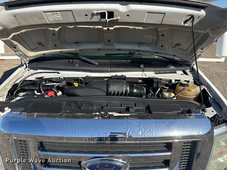 image for item EG2628 2008 Ford E450 Super Duty RV