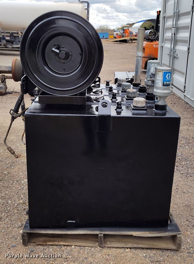 image for item EH0199 Fuel and lube station