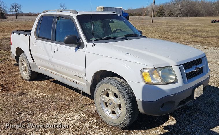 image for item EI8839 2001 Ford Explorer Sport Trac pickup truck