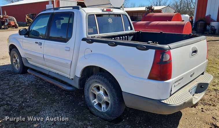 image for item EI8839 2001 Ford Explorer Sport Trac pickup truck