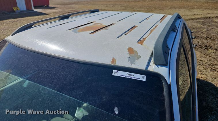 image for item EI8839 2001 Ford Explorer Sport Trac pickup truck