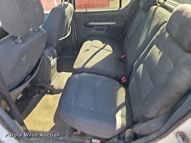 image for item EI8839 2001 Ford Explorer Sport Trac pickup truck