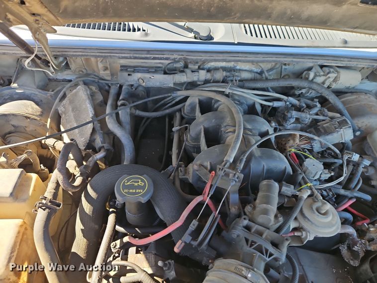 image for item EI8839 2001 Ford Explorer Sport Trac pickup truck