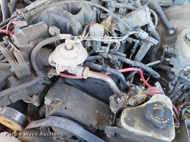 image for item EI8839 2001 Ford Explorer Sport Trac pickup truck