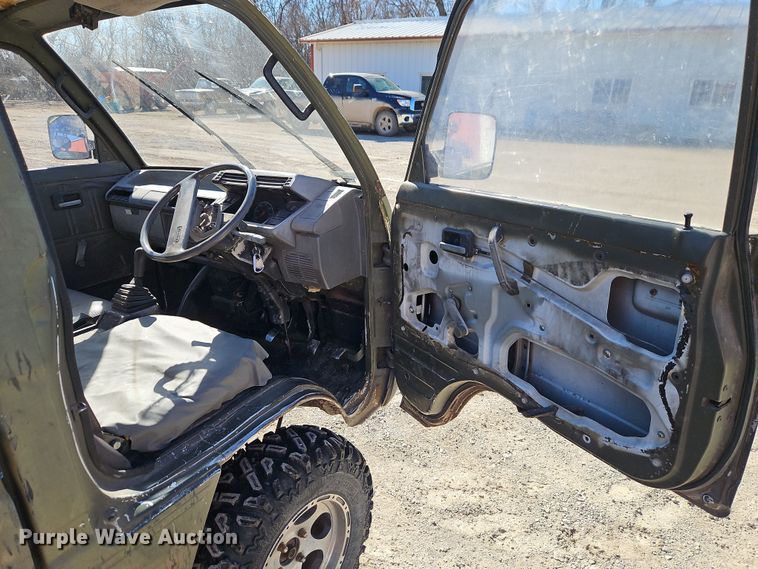 image for item EI8841 Suzuki M-DB51T mini truck