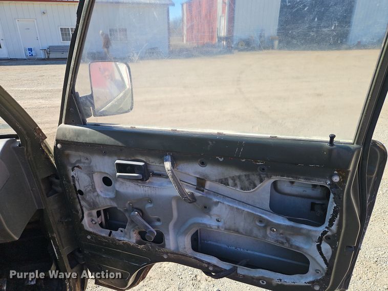 image for item EI8841 Suzuki M-DB51T mini truck