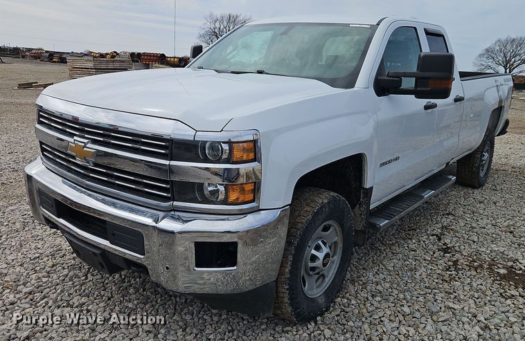 image for item EI8855 2018 Chevrolet Silverado 2500HD Double Cab pickup truck