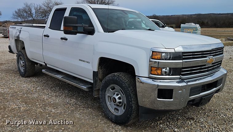 image for item EI8855 2018 Chevrolet Silverado 2500HD Double Cab pickup truck