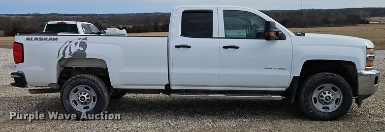 image for item EI8855 2018 Chevrolet Silverado 2500HD Double Cab pickup truck