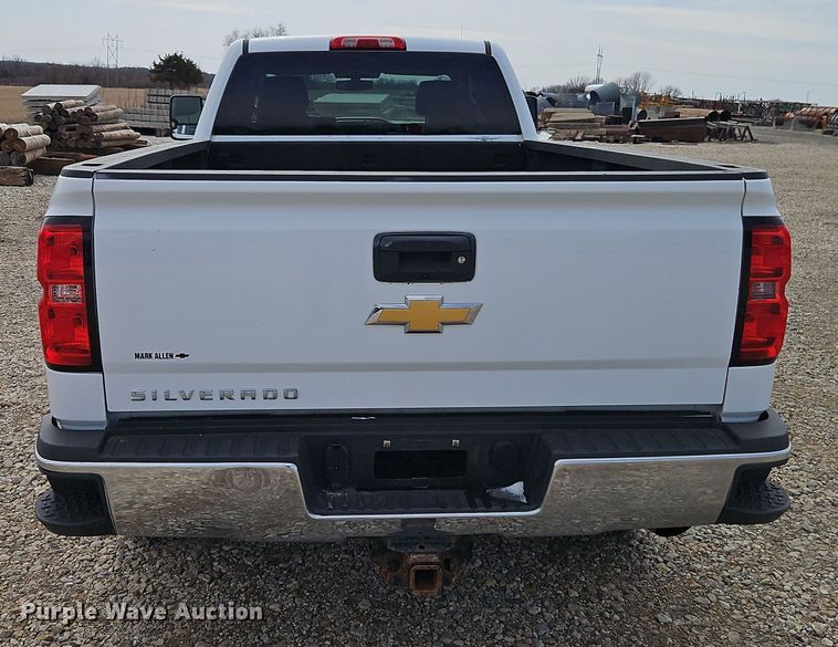 image for item EI8855 2018 Chevrolet Silverado 2500HD Double Cab pickup truck