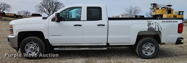 image for item EI8855 2018 Chevrolet Silverado 2500HD Double Cab pickup truck