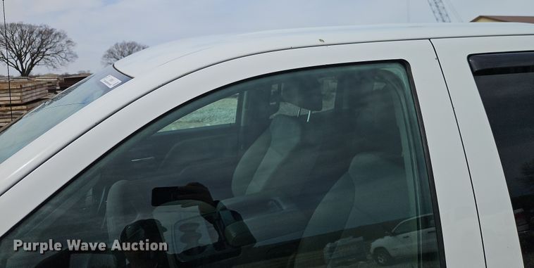 image for item EI8855 2018 Chevrolet Silverado 2500HD Double Cab pickup truck