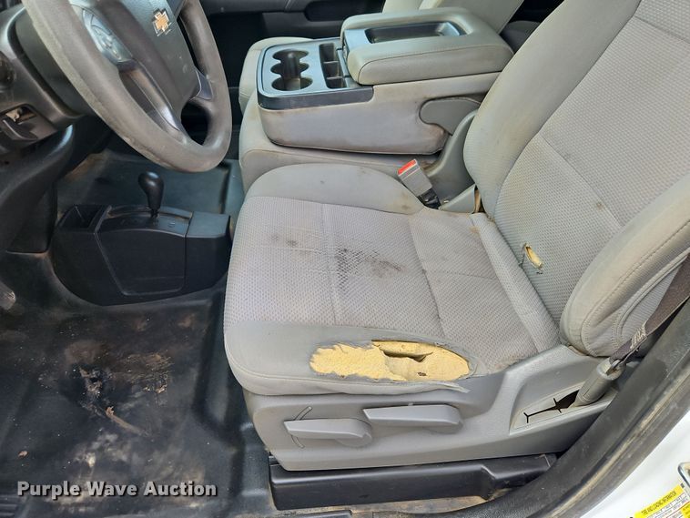 image for item EI8855 2018 Chevrolet Silverado 2500HD Double Cab pickup truck