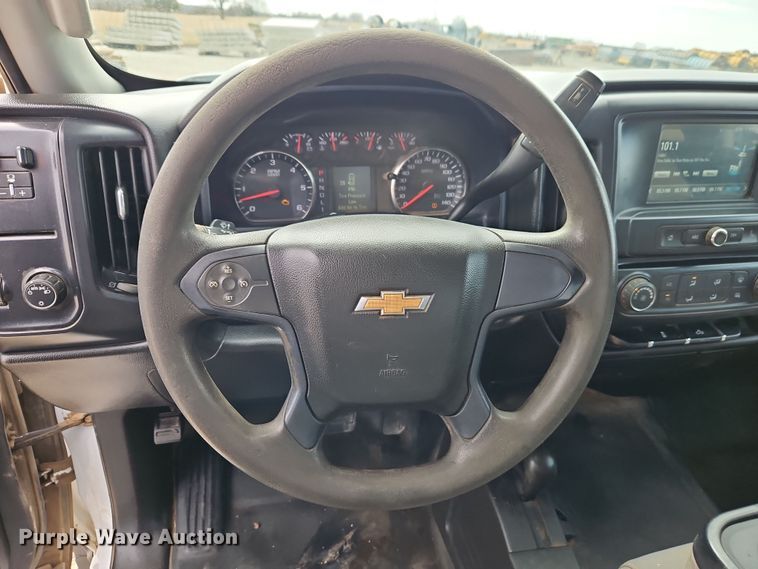 image for item EI8855 2018 Chevrolet Silverado 2500HD Double Cab pickup truck