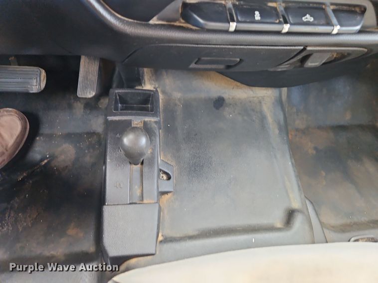 image for item EI8855 2018 Chevrolet Silverado 2500HD Double Cab pickup truck