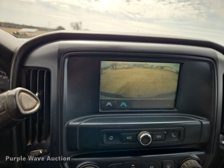 image for item EI8855 2018 Chevrolet Silverado 2500HD Double Cab pickup truck