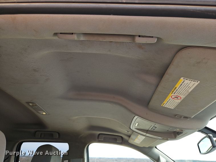 image for item EI8855 2018 Chevrolet Silverado 2500HD Double Cab pickup truck