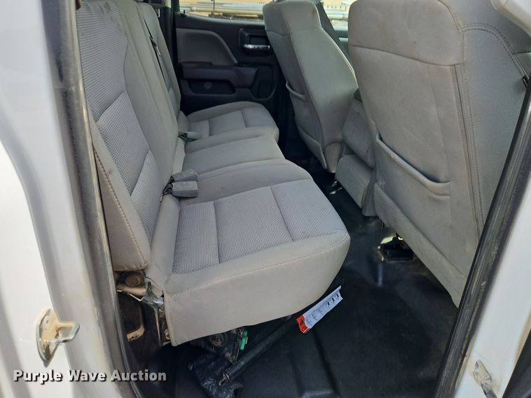 image for item EI8855 2018 Chevrolet Silverado 2500HD Double Cab pickup truck