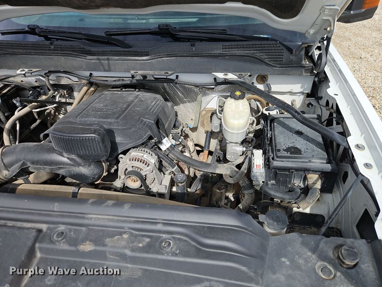 image for item EI8855 2018 Chevrolet Silverado 2500HD Double Cab pickup truck