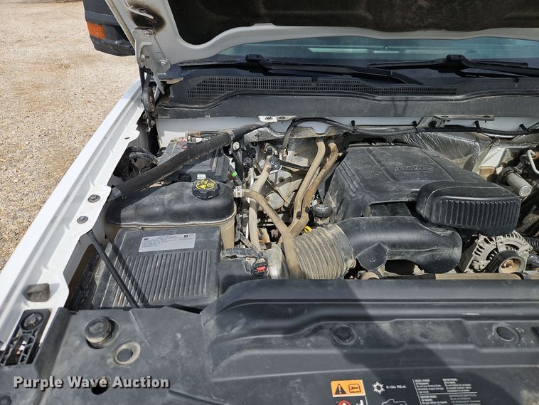 image for item EI8855 2018 Chevrolet Silverado 2500HD Double Cab pickup truck