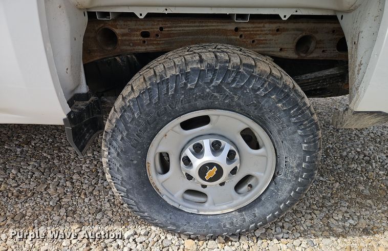 image for item EI8855 2018 Chevrolet Silverado 2500HD Double Cab pickup truck