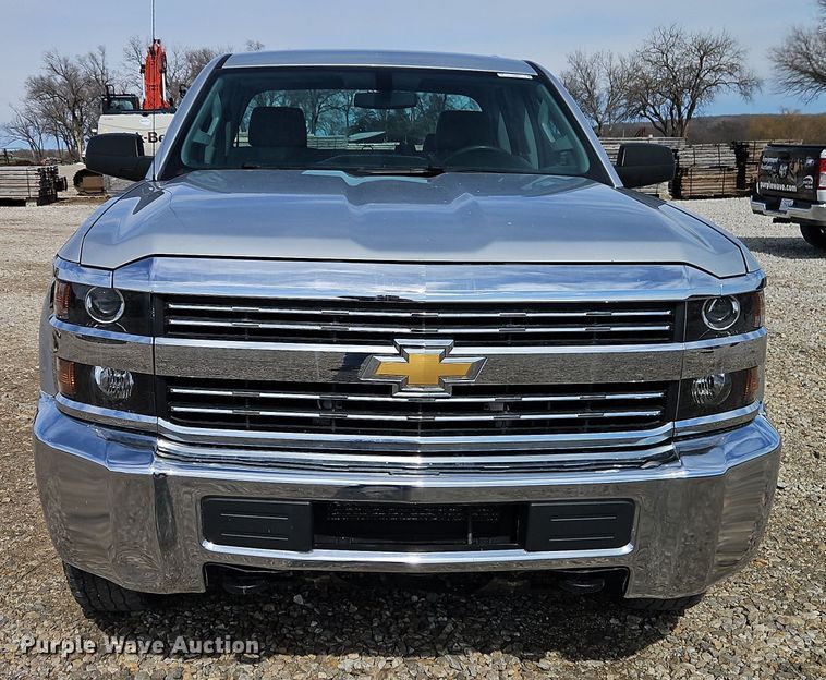 image for item EI8856 2015 Chevrolet Silverado 2500HD Double Cab pickup truck