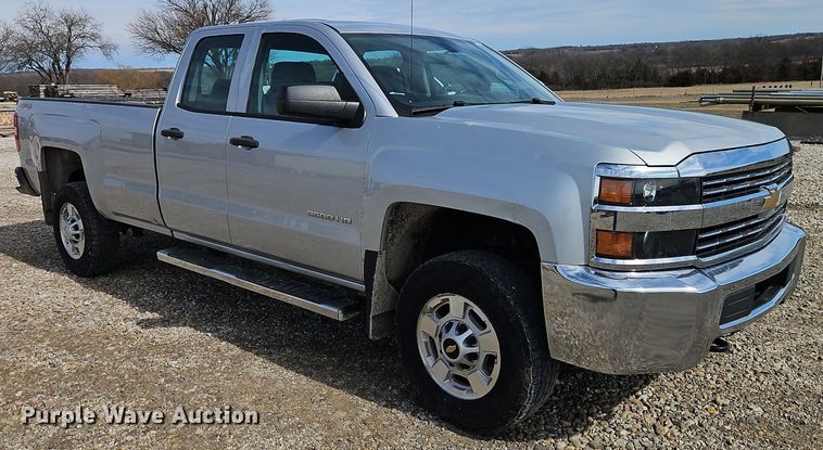 image for item EI8856 2015 Chevrolet Silverado 2500HD Double Cab pickup truck