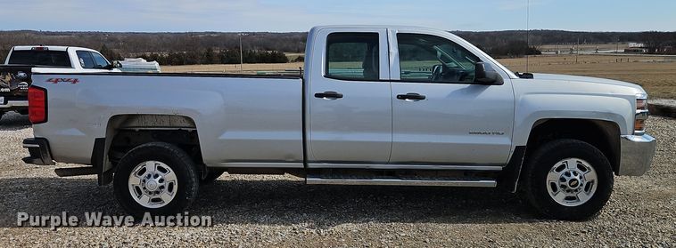 image for item EI8856 2015 Chevrolet Silverado 2500HD Double Cab pickup truck