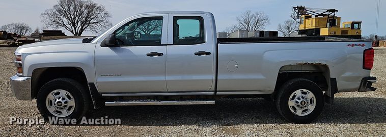 image for item EI8856 2015 Chevrolet Silverado 2500HD Double Cab pickup truck