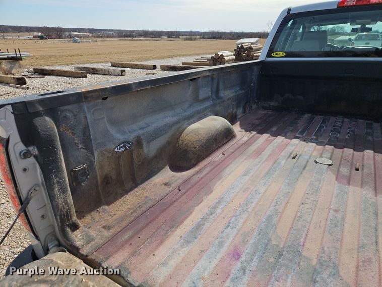 image for item EI8856 2015 Chevrolet Silverado 2500HD Double Cab pickup truck