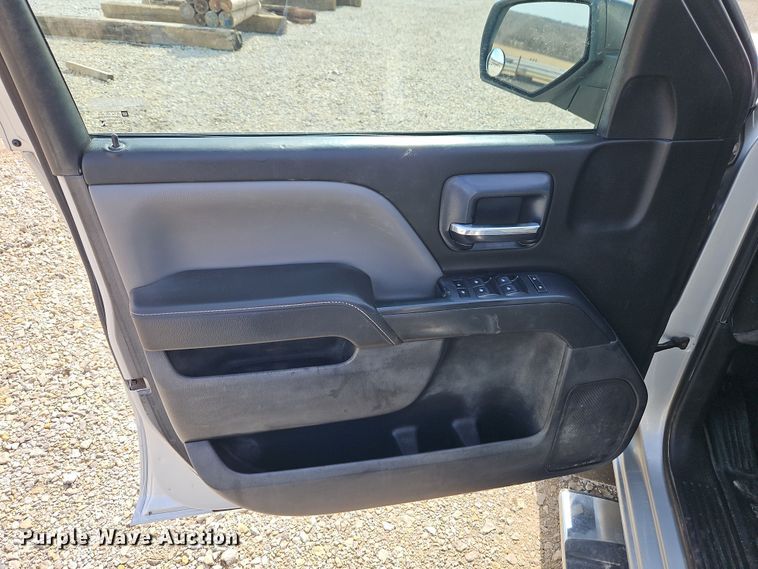 image for item EI8856 2015 Chevrolet Silverado 2500HD Double Cab pickup truck