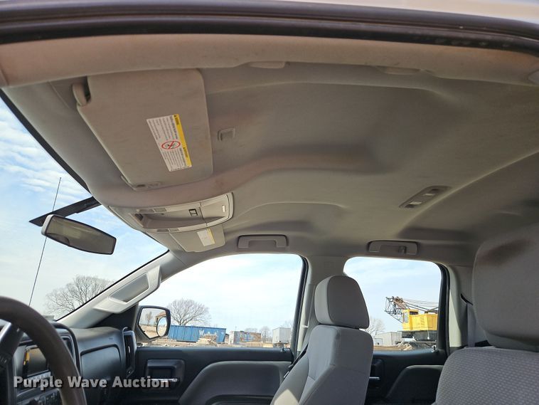 image for item EI8856 2015 Chevrolet Silverado 2500HD Double Cab pickup truck