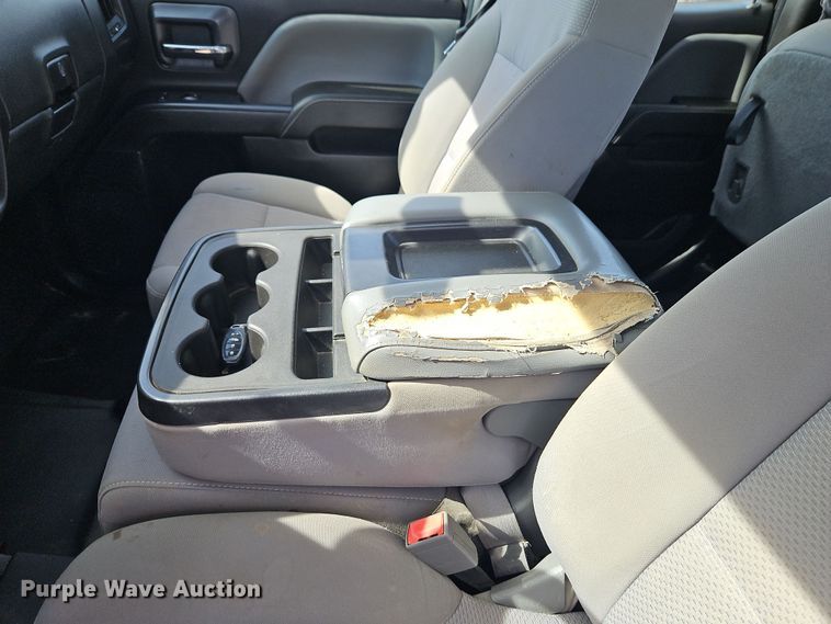 image for item EI8856 2015 Chevrolet Silverado 2500HD Double Cab pickup truck