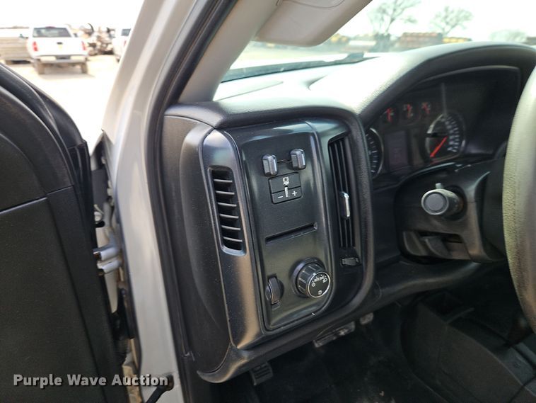 image for item EI8856 2015 Chevrolet Silverado 2500HD Double Cab pickup truck