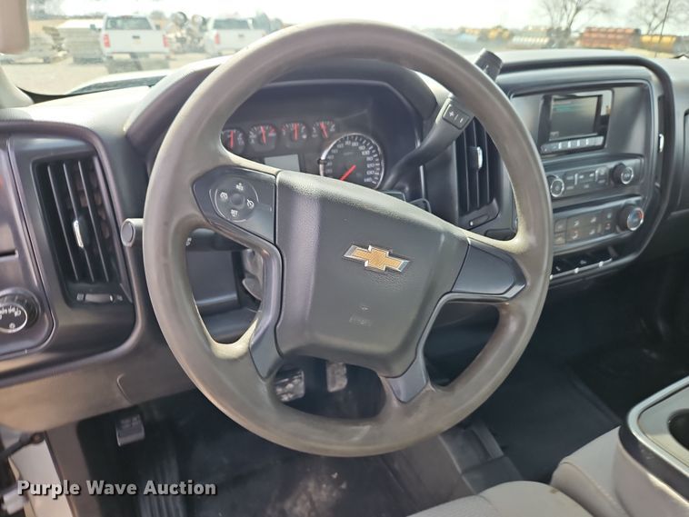 image for item EI8856 2015 Chevrolet Silverado 2500HD Double Cab pickup truck