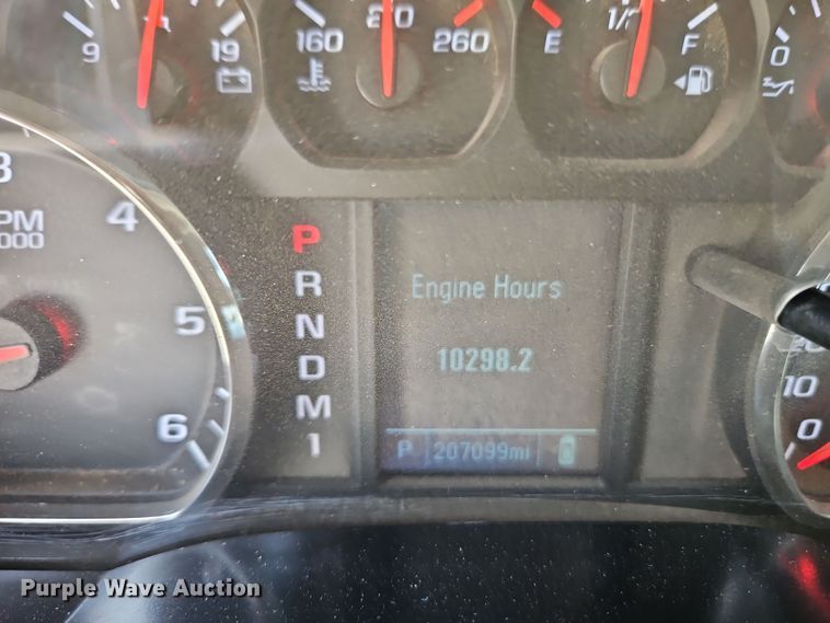 image for item EI8856 2015 Chevrolet Silverado 2500HD Double Cab pickup truck