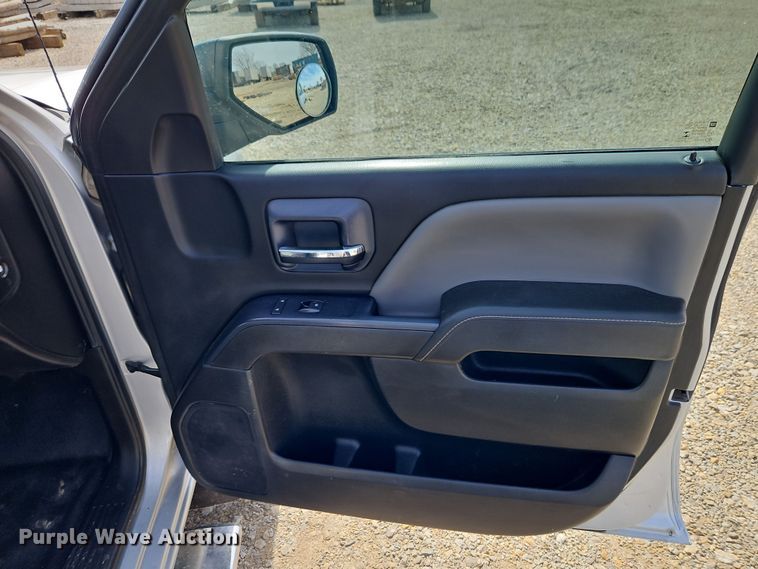 image for item EI8856 2015 Chevrolet Silverado 2500HD Double Cab pickup truck