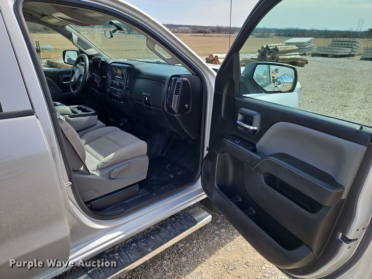 image for item EI8856 2015 Chevrolet Silverado 2500HD Double Cab pickup truck