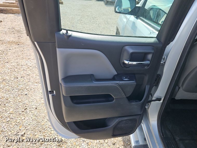 image for item EI8856 2015 Chevrolet Silverado 2500HD Double Cab pickup truck